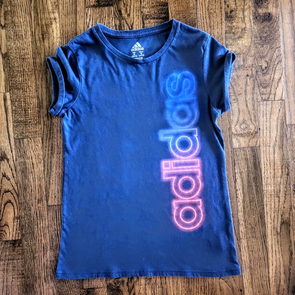 Adidas T-Shirt